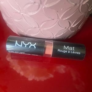 NYX Mat Spirit Rouge Lipstick 💄 MLS33